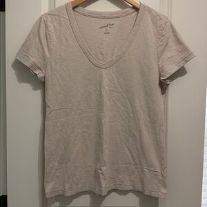 Medium Universal Thread V-neck Tee